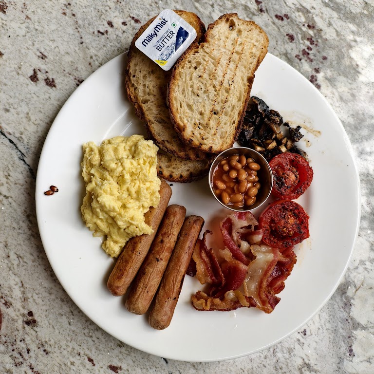 English Breakfast at Sunny Side Bistro