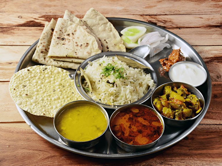 Jowar & Tandul Bhakri at Annapurna Restaurant