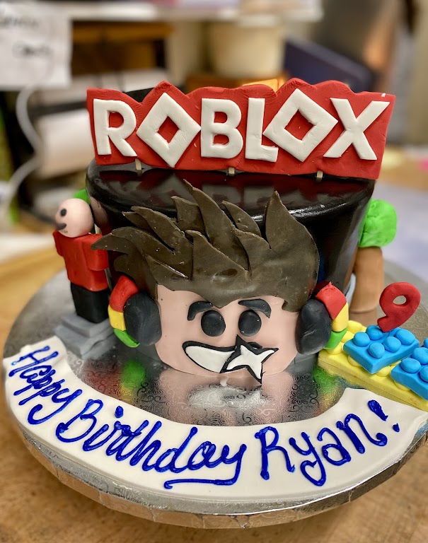 Custom Birthday Cakes at Mamolo’s Fine Pastries