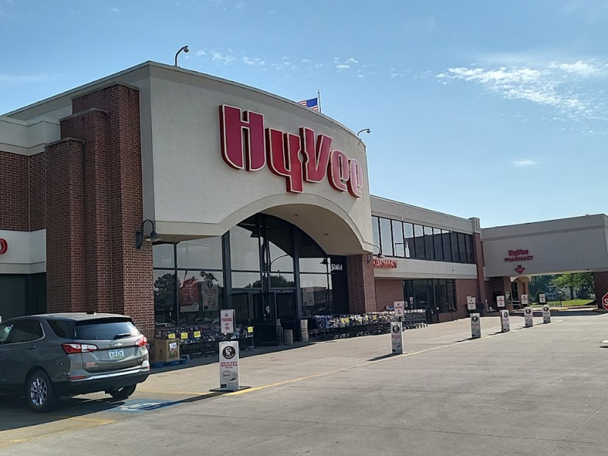 Hy-Vee Grocery Store