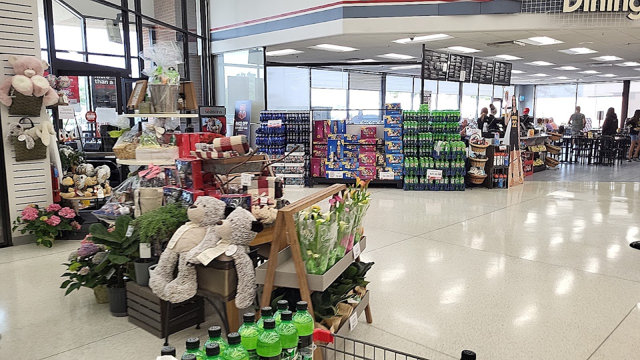 Hy-Vee Grocery Store photo 6